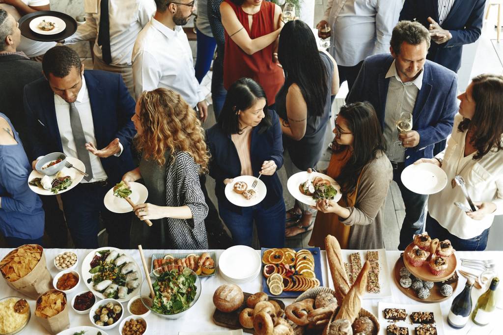Finger food déjeuners professionnels traiteur entreprise plats menu